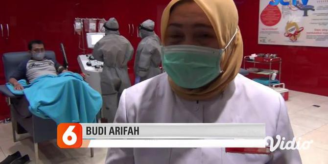 VIDEO: Dua Pasien Sembuh COVID-19 Donorkan Plasma Darah di PMI Surabaya