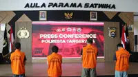 Raup Untung Hingga Rp 2 Miliar dari Pungli, Mantan Kades Cikupa dan Stafnya Ditangkap Polisi