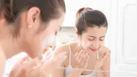 Liburan dengan Wondermis Facial Wash, Kulit Aman dari Pagi hingga Malam