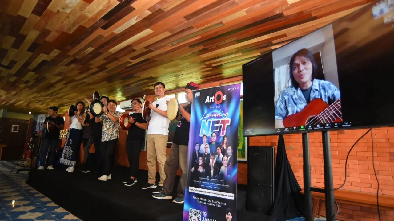 Perupa di Banyuwangi menjual lukisan dengan format Non Fungible Token (NFT) (Istimewa)