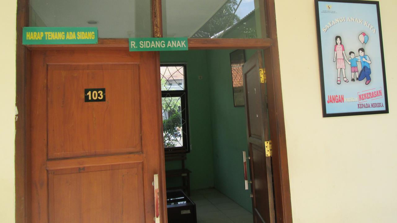 Berapa Biaya Pembangunan Gedung Ruang Sidang Anak Terlengkap? 