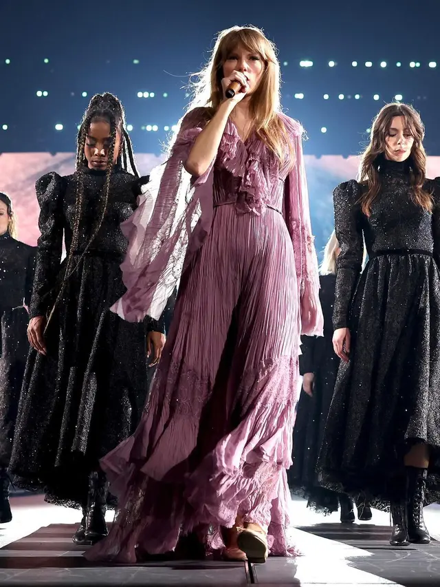 Parade Busana Taylor Swift di Konser Tur Era, Ini Kostum Terbaiknya!