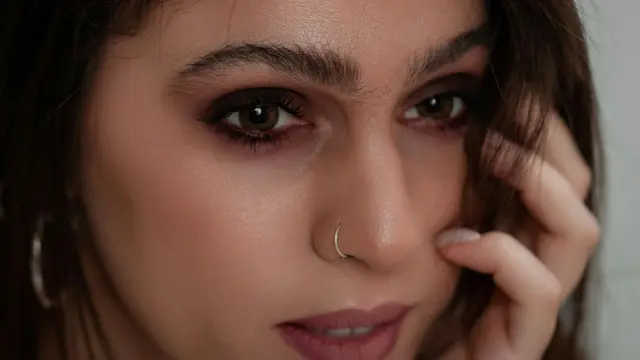 Merasa Kurang Oke Saat First Date? Ini Dia 4 Makeup Look yang Bisa Bikin Doi Terpukau