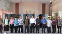 Duta Besar RI untuk Brunei Darussalam Dr. Sujatmiko mengadakan pertemuan dengan Pejabat Pelaksana Kepala Distrik Belait, Mohamad Yassin beserta jajaran Pemerintah Daerah Belait (6/12). (Dok: Kemlu RI)
