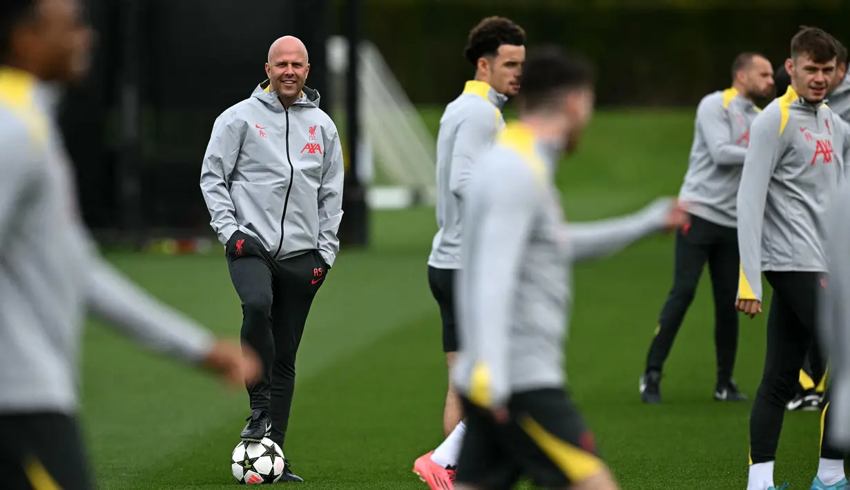 Tim asuhan Arne Slot dipastikan akan mengincar kemenangan kedua Liga Champions 2024/2025. (Paul ELLIS/AFP)