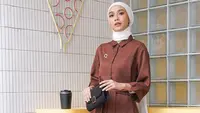 Melihat tips padu padan outfit yang nyaman bagi penggunaan hijab saat kembali WFO (Queensland)