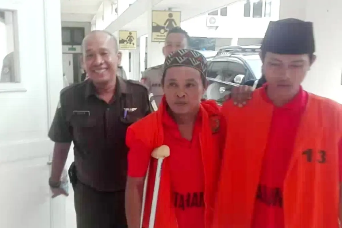 Air Mata Pembunuh Sopir Taksi Online di Palembang Saat Divonis Hukuman Mati