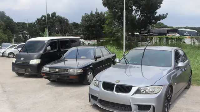 7 mobil tak bertuan ini terparkir 2-3 tahun di Bandara Soetta dengan total biaya parkir mencapai ratusan juta rupiah