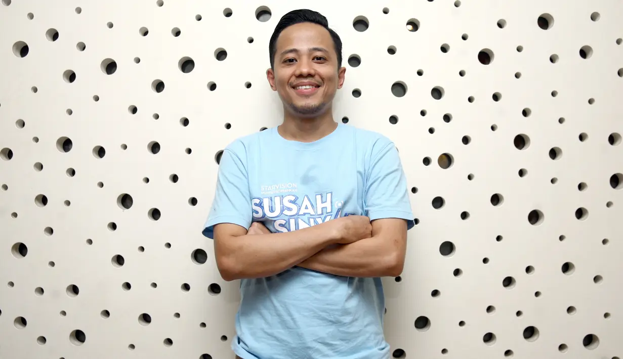 "(Soal Ge Pamungkas) Itu kan acara Susah Sinyal kita perform di sana jadi kita tahu persis utuh materinya seperti apa," ujar Muhadkly Acho di kawasan Thamrin, Jakarta Pusat, Selasa (9/1/2018). (Nurwahyunan/Bintang.com)