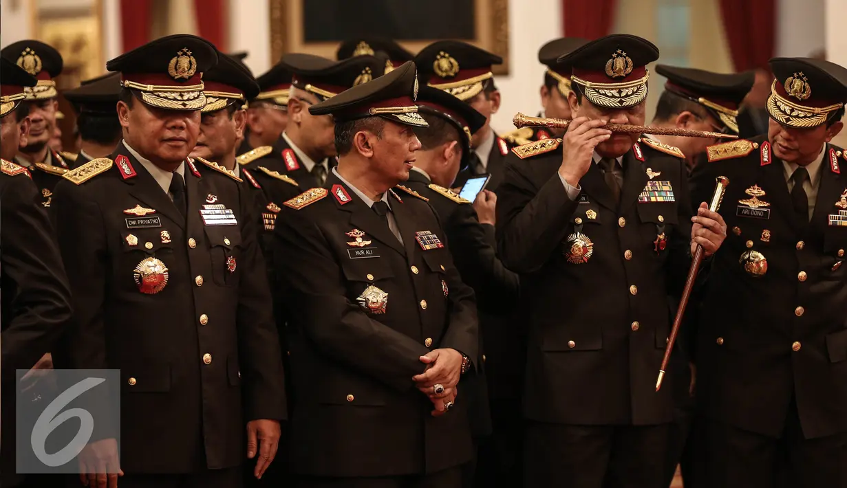 Jajaran petinggi Polri hadir dalam pelantikan Kapolri  Tito Karnavian di Istana Negara, Jakarta, Rabu (13/7). Tito Karnavian dilantik dengan Keputusan Presiden tentang pengangkatan Kapolri Nomor 48/Polri/Tahun 2016. (Liputan6.com/Faizal Fanani)