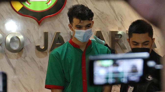Jeff Smith Akan Jalani Sidang Perdana Kasus Penyalahgunaan Narkoba pada 28 Juli - Vimarsana News