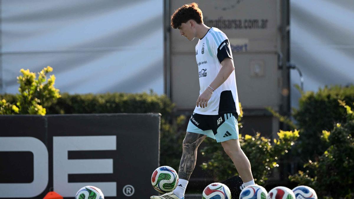 Chelsea Resmi Boyong Valentin Barco dari Strasbourg, Jadi Rekrutan Kesembilan The Blues