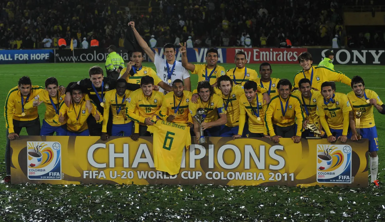 Brasil. Brasil menjadi negara terbanyak kedua yang berhasil mengoleksi trofi terbanyak di ajang Piala Dunia U-20 dengan 5 trofi, yaitu pada edisi 1983, 1985, 1993, 2003, dan 2011. Trofi terakhir pada 2011 diraih Brasil bersama pemain-pemain yang kini masih tenar, seperti Casemiro, Philippe Coutinho dan Willian. (AFP/Eitan Abramovich)