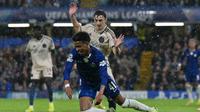 Pemain Chelsea Estevao Willian di laga kontra Ajax pada ajang Liga Champions. (Glyn KIRK / AFP)