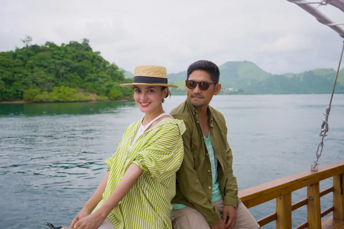 Ibnu Jamil dan Ririn Ekawati kerap melakukan perjalanan eksotis ke beberapa daerah di Indonesia.
