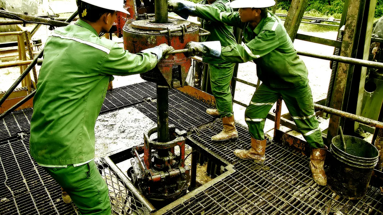 Rig Sumur Minyak BOB BSP