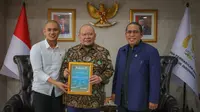 Ketua DPD RI AA LaNyalla Mahmud Mattalitti menerima audiensi Pengurus Pusat Perkumpulan Intelektual Pemuda (PIP) Indonesia di Jakarta, Rabu (7/6/2023). (Foto: Istimewa).