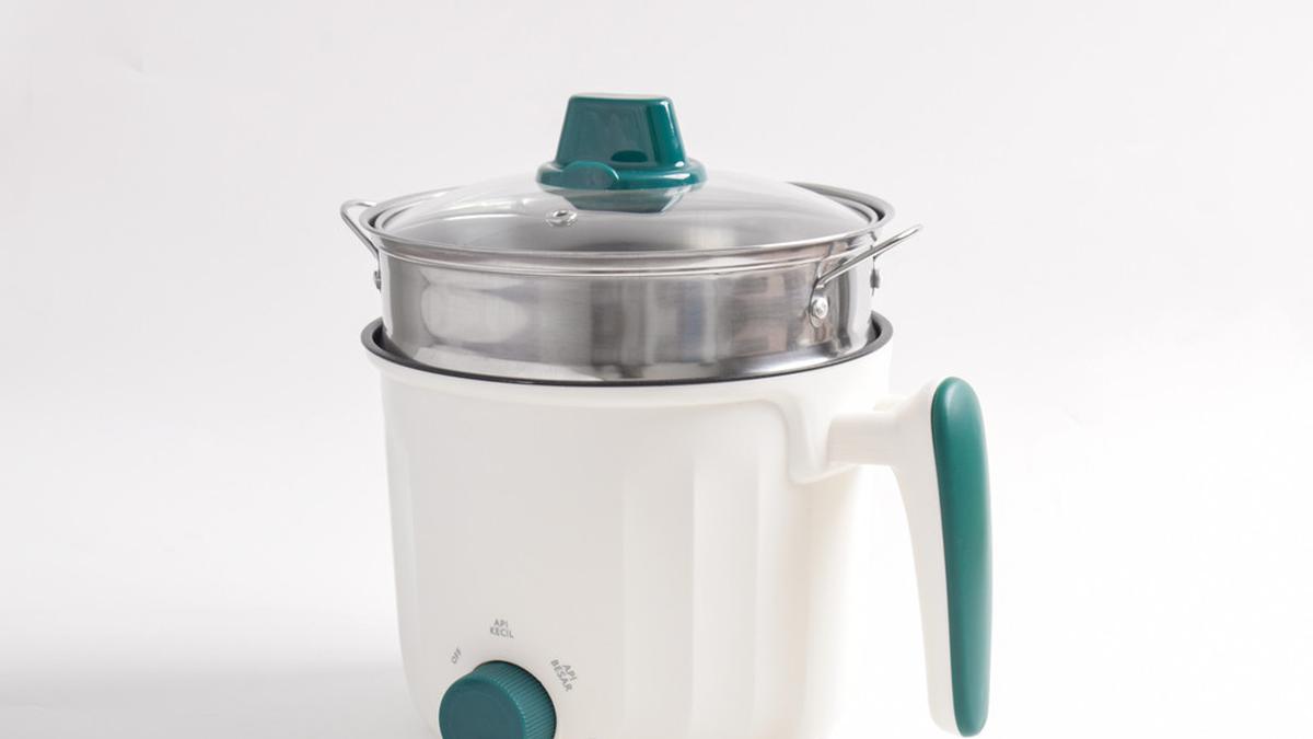 Anak Kos Wajib Punya, Intip Pilihan Panci Listrik Serbaguna untuk Masak Menu Sahur dan Berbuka Lebih Sat Set