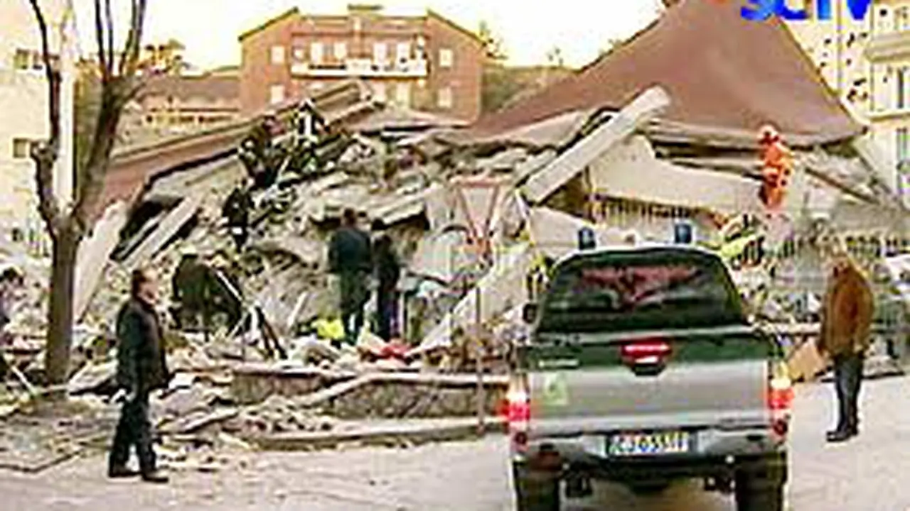 090407cgempa_italia.jpg