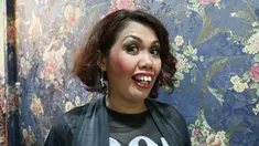 Walau waktu menikah semakin dekat, Ely Sugigi gelagapan ditanya tentang proses pernikahannya.