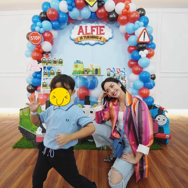 6 Momen Ririn Dwi Ariyanti Rayakan Ultah Anak, Tetap Meriah Meski Tanpa Aldi Bragi