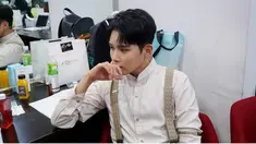 Kim Ryewook adalah salah satu vokalis utama di Super Junior, maka tak heran jika posisinya begitu penting di boygroup asuhan SM Entertainment ini. Debut bersama Super Junior sejak 2005, Ryeowook dan grupnya masih aktif hingga kini. (Sumber: IG/@superjunior)