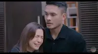 Alisia Rininta dan Randy Pangalila dalam MV Mesin Waktu OST Takdir Cinta yang Kupilih (Foto: Youtube Sinemart)