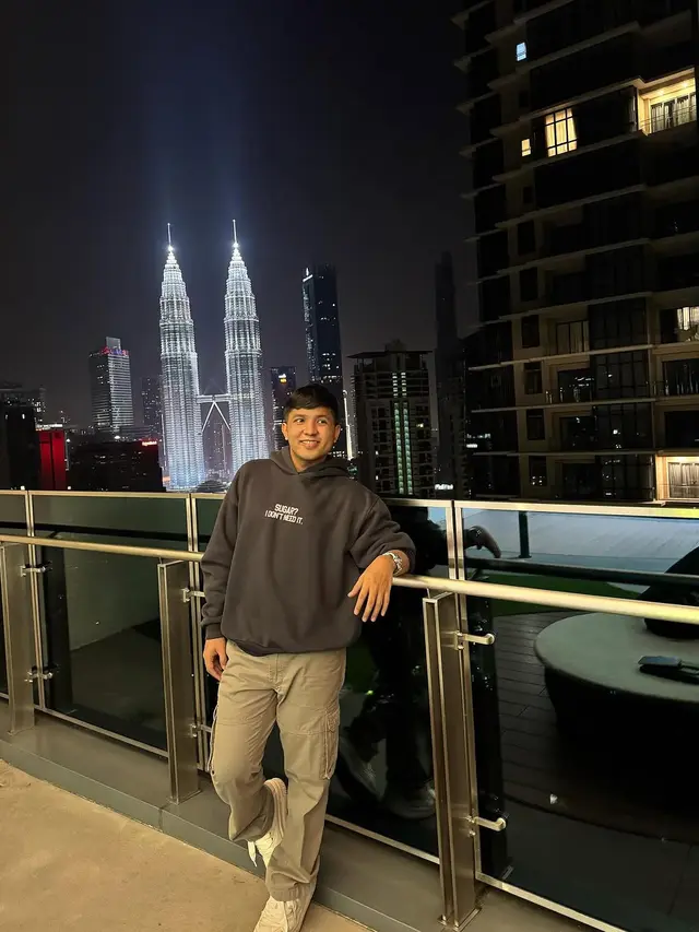Jirayut dalam Perjalanan Mudik ke Thailand Mampir Sahur di Malaysia. (instagram/jirayutdaa4official)