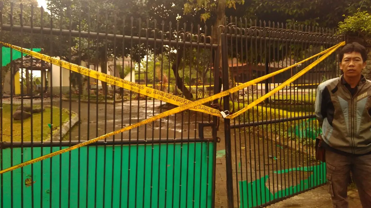 Bentrok FPI dan Gerakan Masyarakat Bawah Indonesia (GMBI) di Bandung, Jawa Barat, Kamis 12 Januari 2017, meluas ke Bogor. (Liputan6.com/Achmad Sudarno)