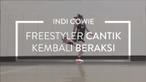 Indi Cowie, freestyler cantik asal Skotlandia kembali menunjukkan kebolehannya mengolah bola. 