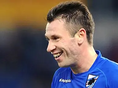 Sampdoria's forward Antonio Cassano smiles during an Italian serie A match AS Roma vs Sampdoria at Olympic stadium in Rome on January 14, 2009. AFP PHOTO/ALBERTO PIZZOLI
