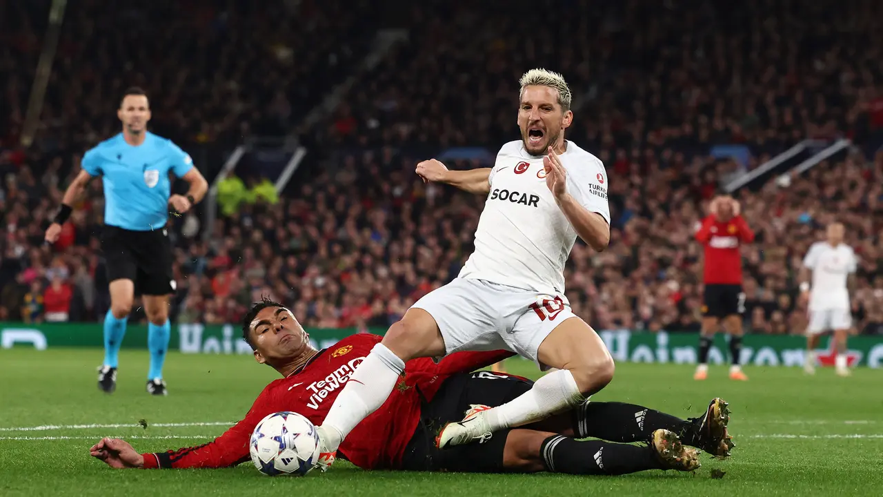 Foto: Andre Onana Buat Ulah Casemiro yang Kena Kartu Merah, MU pun Kalah