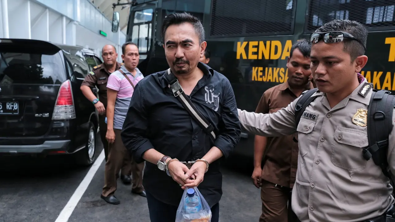 [Bintang] Aa Gatot Brajamusti