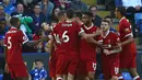 Para pemain Liverpool merayakan gol yang dicetak Mohamed Salah ke gawang Leicester pada laga Premier League di Stadion King Power, Leicester, Sabtu (23/9/2017). Leicester kalah 2-3 dari Liverpool. (AFP/Geoff Caddick)