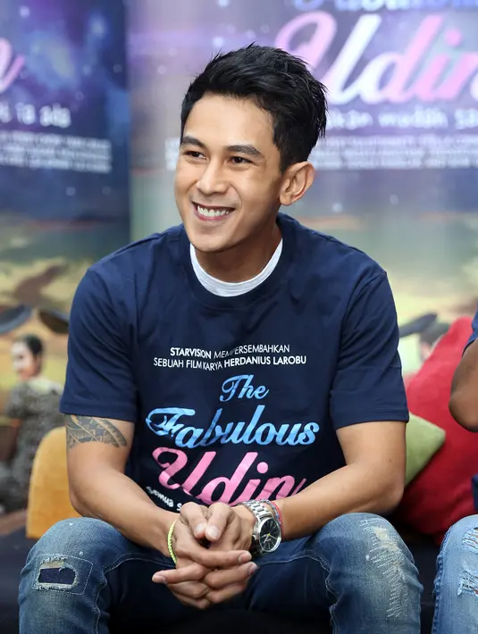 "Saya enggak pernah membatasi. Dia juga menjaga banget‎. Saya senenarnya enggak pernah membatasi kerjaan dia. Malahan Dahlia sendiri yang minta untuk off dari pekerjaan," ujar Fandy. (Andy Masela/Bintang.com)