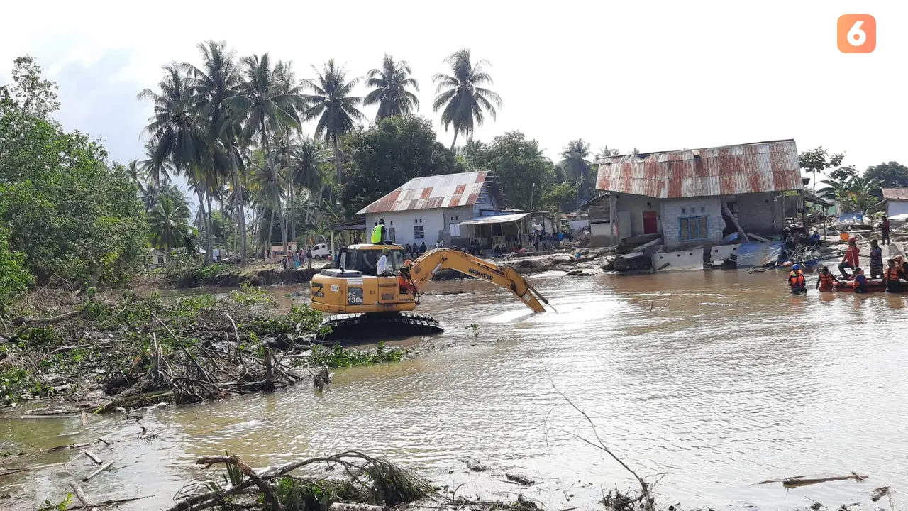 pencarian korban bencana banjir bandang di Parigi Moutong