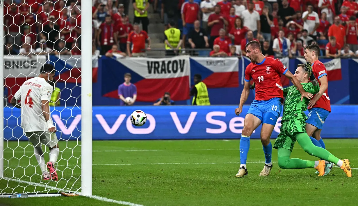 Republik Ceko membalas melalui Tomas Soucek (66').  (GABRIEL BOUYS / AFP)
