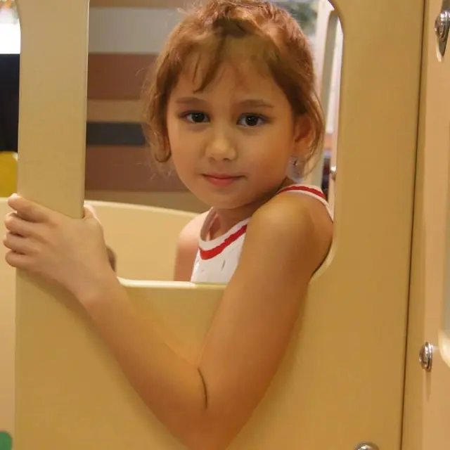 10 Potrer Masa Kecil Zoe Abbas Jackson yang Kini Genap Berusia 21 Tahun