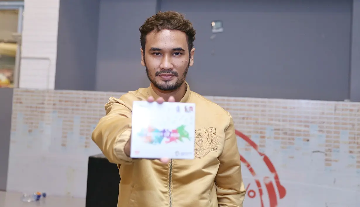 "Cuma satu hal yang pasti, kalau dibutuhkan kontribusi dalam bentuk apapun, wah gue orang pertama yg sign up mau mendaftar," kata JFlow menambahkan. (Nurwahyunan/Bintang.com)