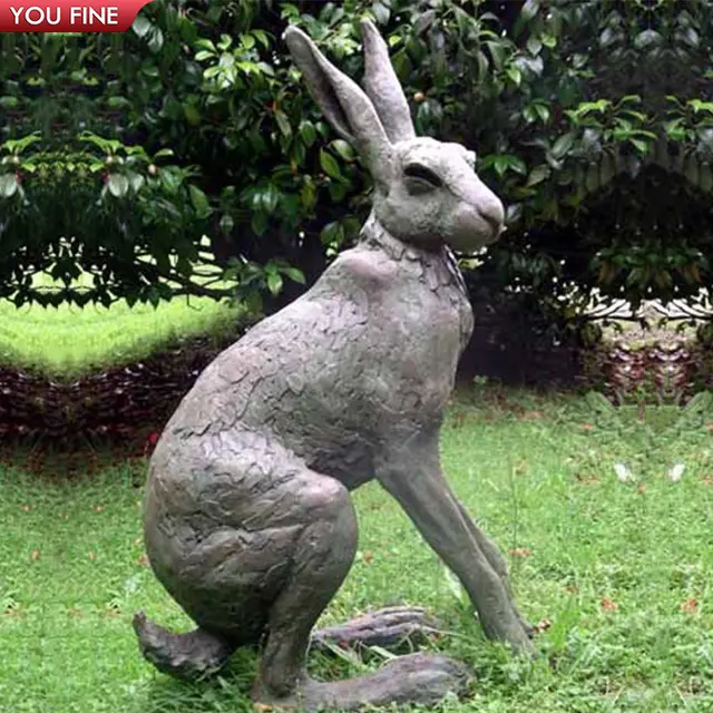 6 Potret Patung Kelinci yang Absurd, Bentuknya Jauh Dari Kata Lucu