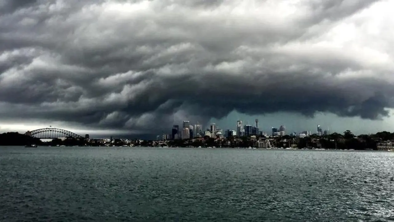 Badai Dahsyat Supercell Hampiri Sydney, 700 Rumah Mati Lampu