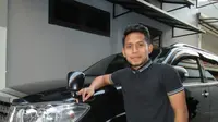 ORANG TUA - Andik Vermansah menyebut kunci kesuksesan ia di Selangor FA dukungan kedua orang tuannya. (Bola.com/Zaidan Nazarul)