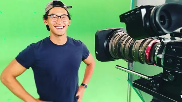Jadi Steve Versi Terbaru Blue's Clues, Ini 6 Potret Tampannya Josh Dela Cruz