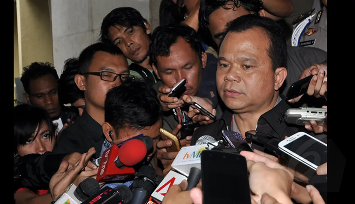 Kadiv Humas Mabes Polri Irjen Pol Ronny F Sompie menyampaikan bahwa  Wakil Ketua KPK, Bambang Widjojanto,Bambang Widjojanto ditangkap berdasarkan laporan masyarakat pada 15 Januari 2015, Jakarta,  Jumat (23/1/2015). (Liputan6.com/Miftahul Hayat)