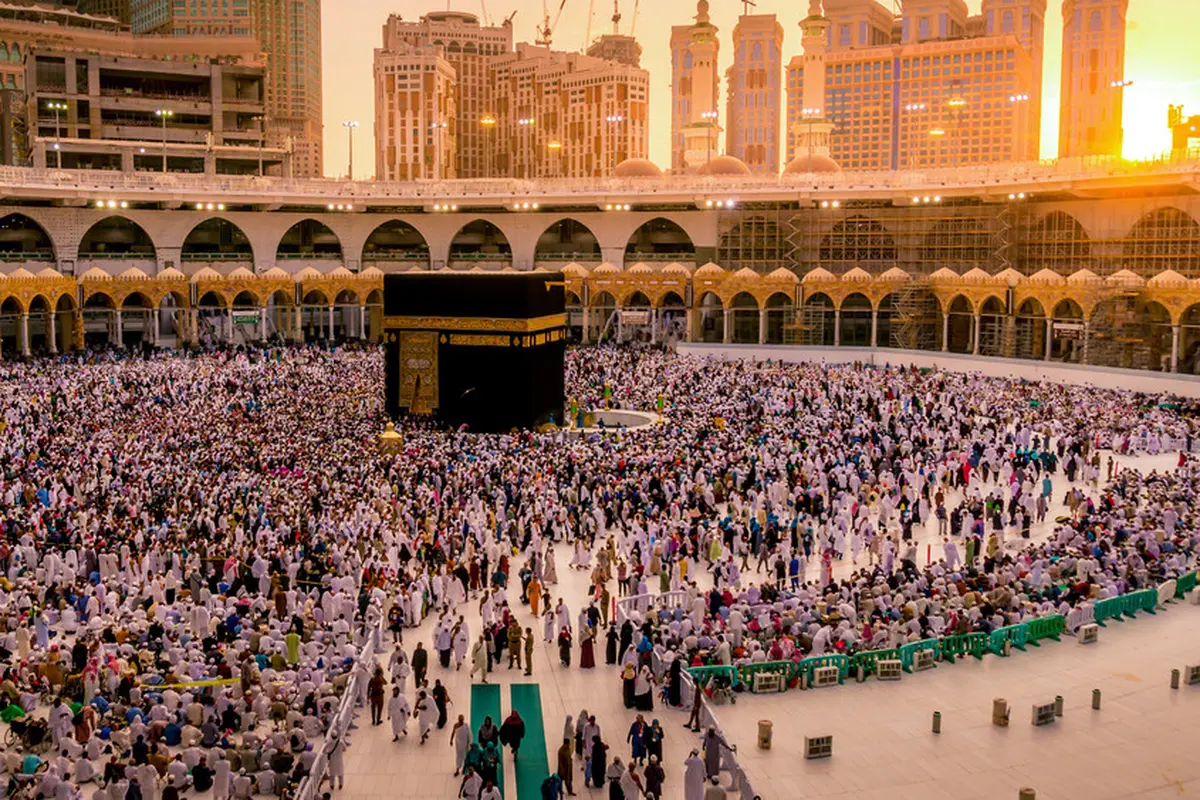 hajar aswad haji umrah