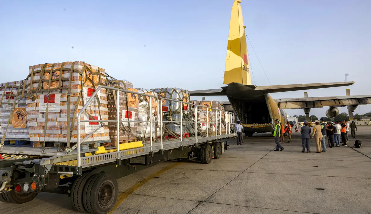 Rencananya, bantuan kemanusiaan tersebut akan diturunkan di Bandara Ben Gurion, Israel, dan diangkut ke penyeberangan Kerem Shalom. (Abdel Majid BZIOUAT/AFP)