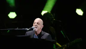 Billy Joel Didiagnosis Hidrosefalus, Kini Dilarang Berkendara hingga Manggung