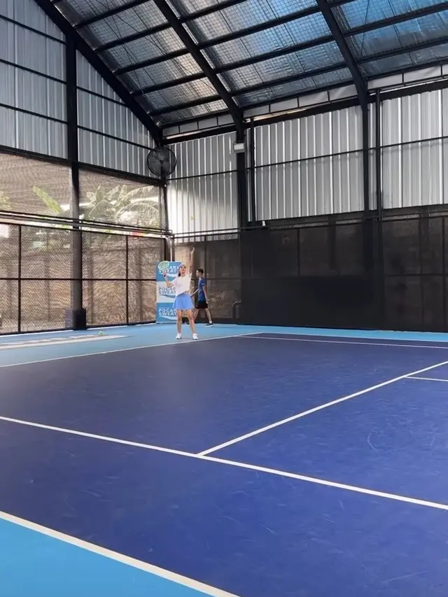 Syahnaz Sadiqah dan Jeje Govinda main tenis bareng saudara sehari setelah konferensi pers Rendy Kjaernett (Foto: Instagram gyaps)