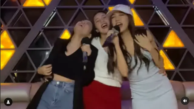 Kisah Cinta Disebut Mirip, Ini 6 Potret Persahabatan Hanggini dan Gabriella Ekaputri