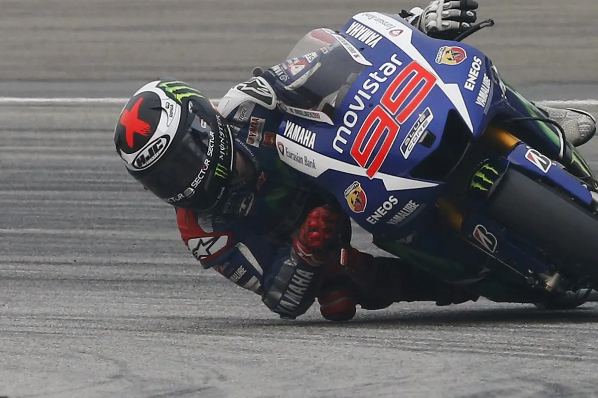 20151024-Sirkuit Berkabut,Lorenzo Tetap Optimis Jegal Rossi